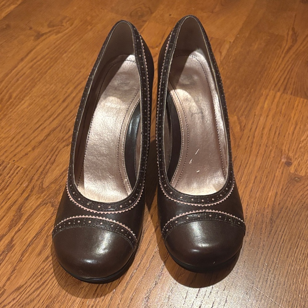 Elegant Brown Women's Pumps